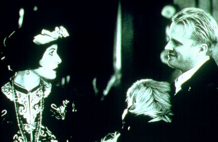 Catherine McCormack در صحنه فیلم سینمایی Shadow of the Vampire به همراه کری الویس