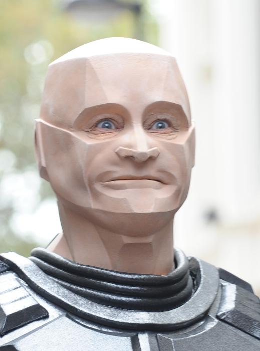 Robert Llewellyn در صحنه سریال تلویزیونی Red Dwarf