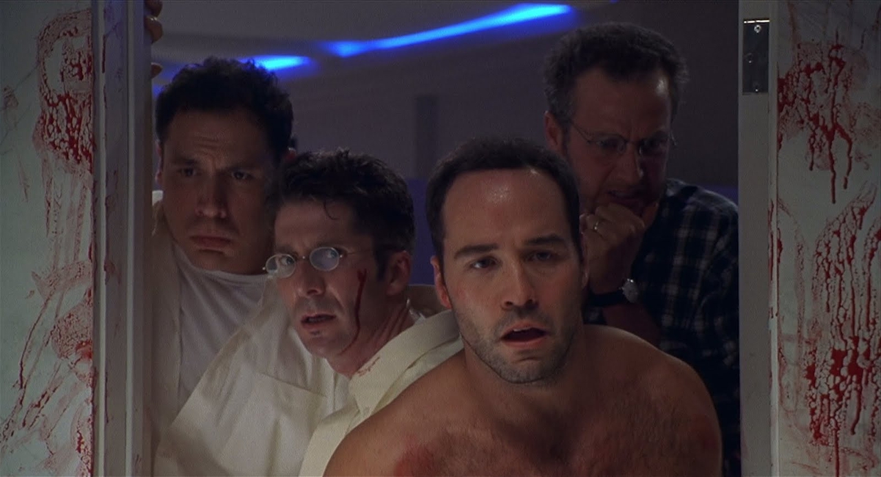 Leland Orser در صحنه فیلم سینمایی Very Bad Things به همراه Jeremy Piven، جان فاورو و Daniel Stern