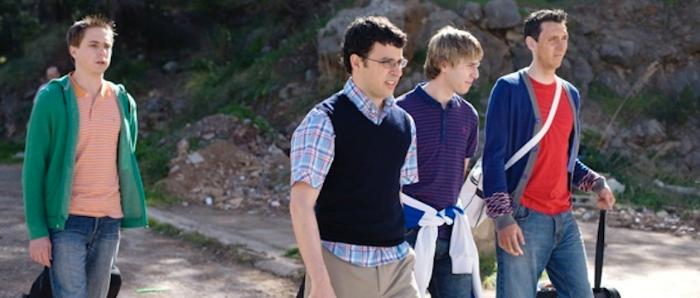James Buckley در صحنه فیلم سینمایی The Inbetweeners Movie به همراه Blake Harrison، Simon Bird و Joe Thomas