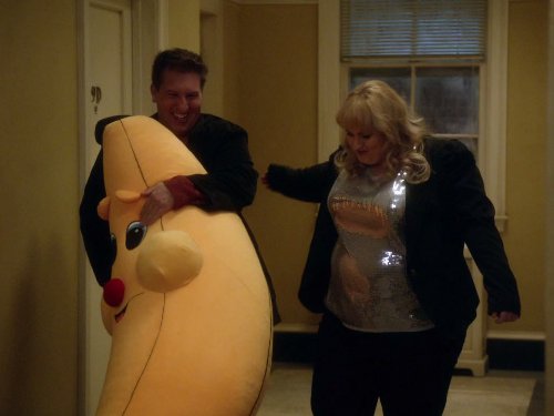ربل ویلسون در صحنه سریال تلویزیونی Super Fun Night به همراه نته تورنس