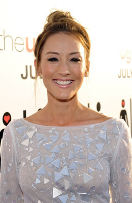 Bree Turner در صحنه فیلم سینمایی حقیقت زشت