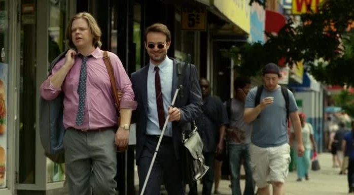 Elden Henson در صحنه سریال تلویزیونی دردویل به همراه Charlie Cox