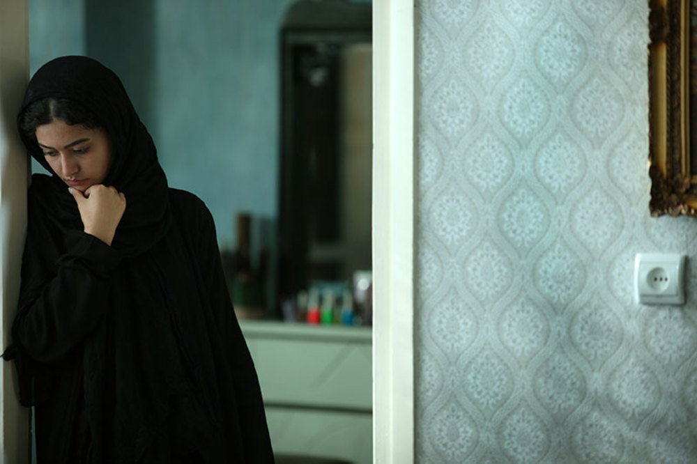 پردیس احمدیه در صحنه فیلم سینمایی خانه دختر