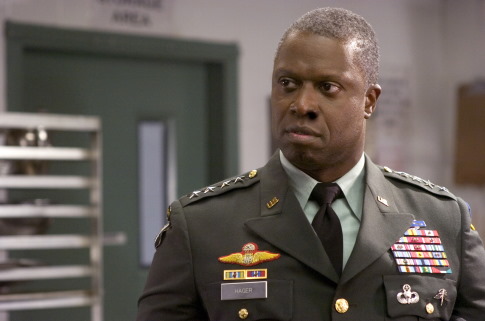 Andre Braugher در صحنه فیلم سینمایی چهار شگفت انگیز: قیام موج سوار نقره ای