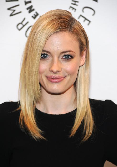 Gillian Jacobs در صحنه سریال تلویزیونی Community