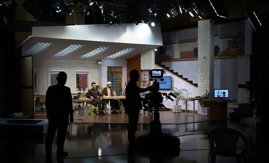  برنامه تلویزیونی عصرانه به کارگردانی ندارد