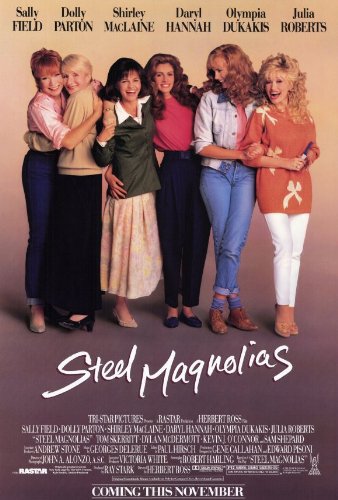 جولیا رابرتس در صحنه فیلم سینمایی Steel Magnolias به همراه اولیمپیا دوکاکیس، شرلی مک لین، دالی پارتن، داریل هاناه و سالی فیلد