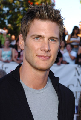 Ryan McPartlin در صحنه فیلم سینمایی آقا و خانم اسمیت