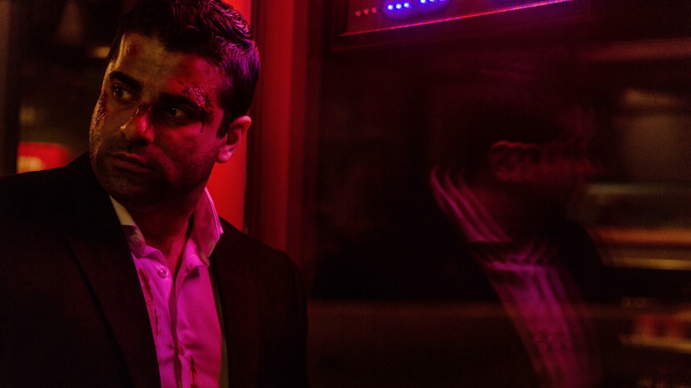 رامین سهراب در صحنه فیلم سینمایی ویولون