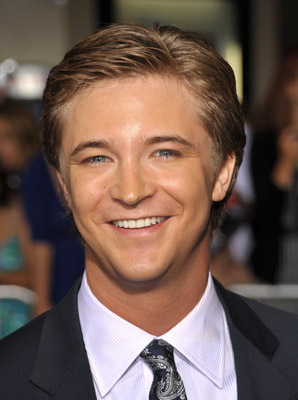 Michael Welch در صحنه فیلم سینمایی گرگ و میش: ماه نو