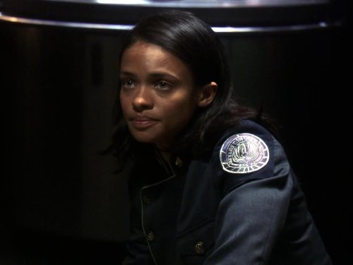Kandyse McClure در صحنه سریال تلویزیونی ناوبر فضایی گالاکتیک