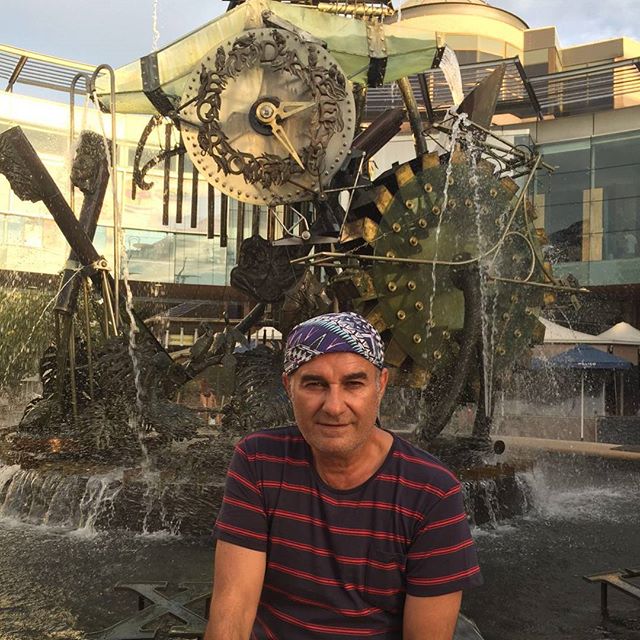 تصویری شخصی از علی عمرانی، بازیگر و کارگردان سینما و تلویزیون