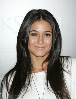 Emmanuelle Chriqui در صحنه فیلم سینمایی قوی سیاه