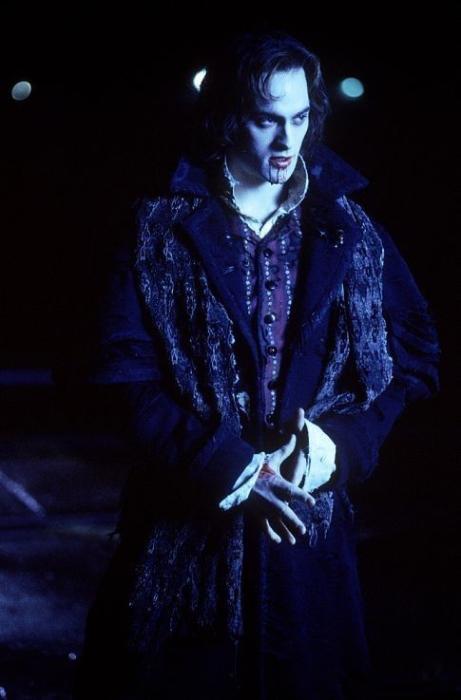 Stuart Townsend در صحنه فیلم سینمایی Queen of the Damned