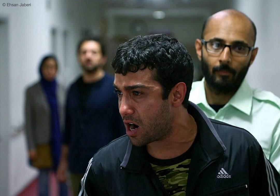 حسین مهری در صحنه فیلم سینمایی زرد