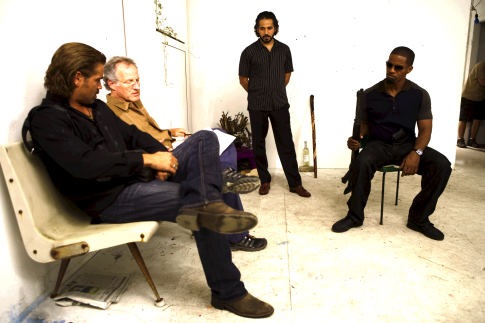 John Ortiz در صحنه فیلم سینمایی فساد میامی به همراه کالین فارل، جیمی فاکس و مایکل مان