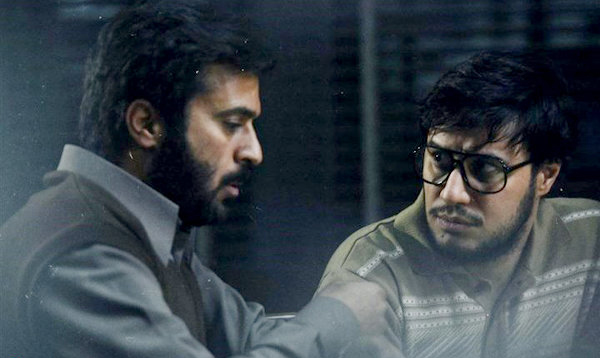 جواد عزتی در پشت صحنه فیلم سینمایی ماجرای نیمروز به همراه احمد مهران‌فر
