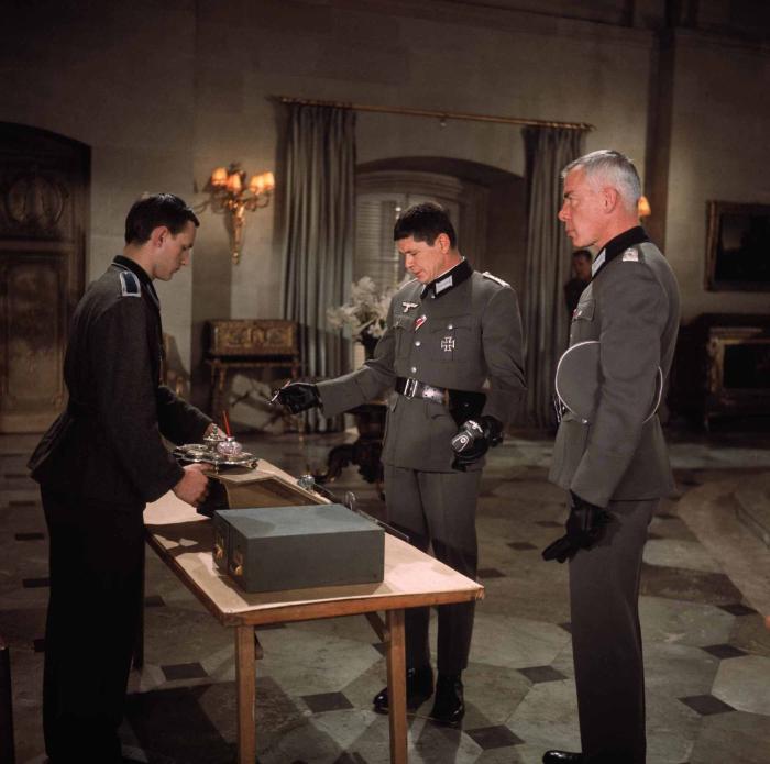  فیلم سینمایی دوازده مرد کثیف با حضور Charles Bronson و Lee Marvin