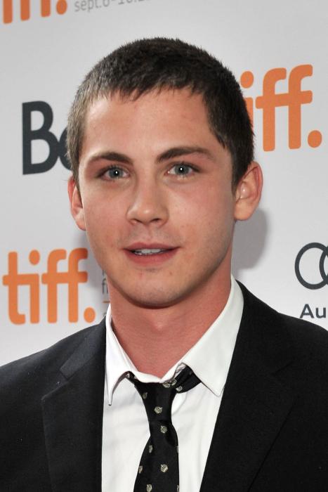  فیلم سینمایی مزایای گوشه گیر بودن با حضور Logan Lerman