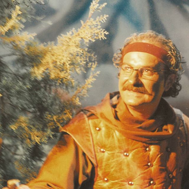 تصویری شخصی از علی عمرانی، بازیگر و کارگردان سینما و تلویزیون