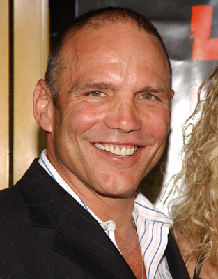 پاتریک کیلپاتریک در صحنه فیلم سینمایی سرزمین مرده ها