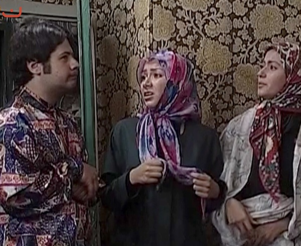 ملیکا شریفی‌نیا در صحنه سریال تلویزیونی متهم گریخت به همراه علی صادقی