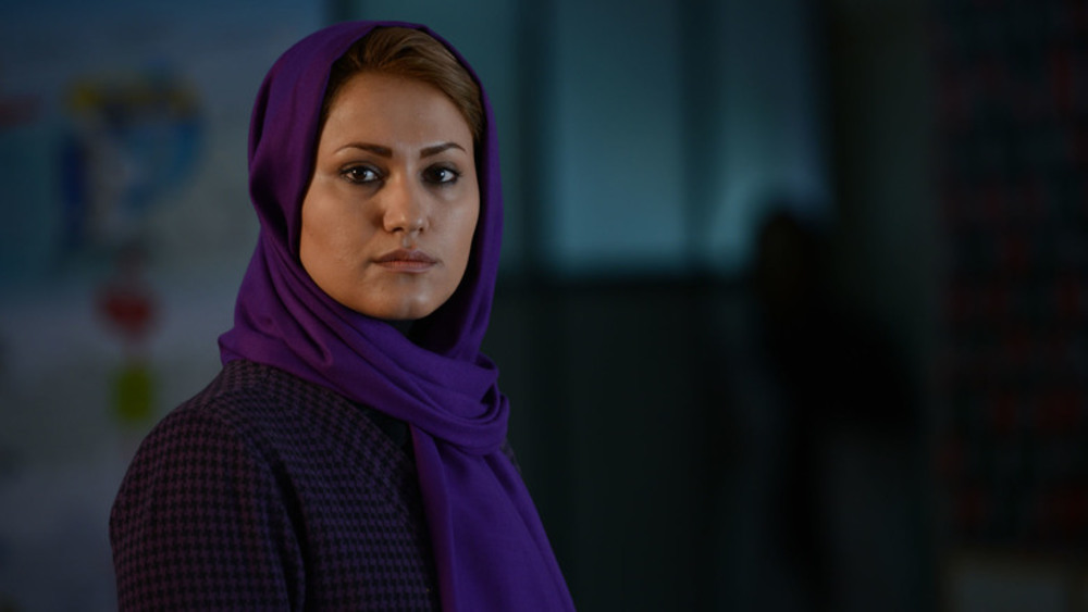 مهسا آبیز در صحنه فیلم سینمایی حراج