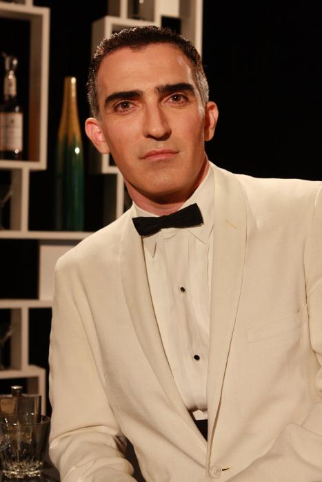 Patrick Fischler در صحنه سریال تلویزیونی مردان مد