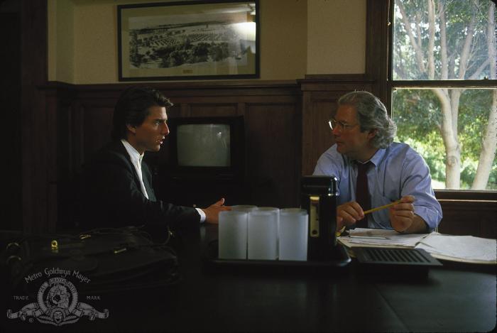 Barry Levinson در صحنه فیلم سینمایی مرد بارانی به همراه تام کروز