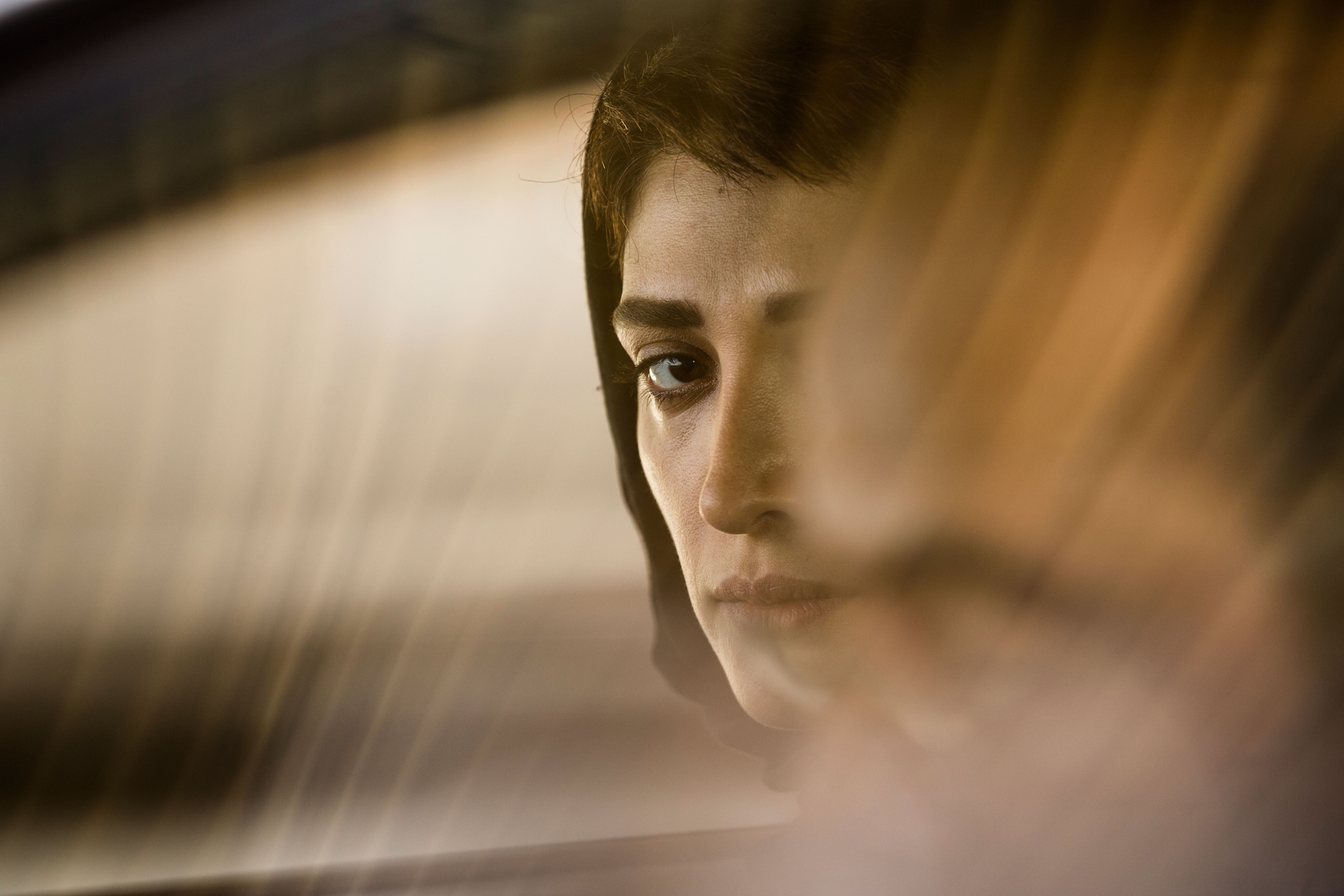 مینا ساداتی در صحنه فیلم سینمایی تابستان داغ