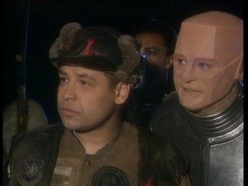 Danny John-Jules در صحنه سریال تلویزیونی Red Dwarf به همراه Robert Llewellyn و Craig Charles