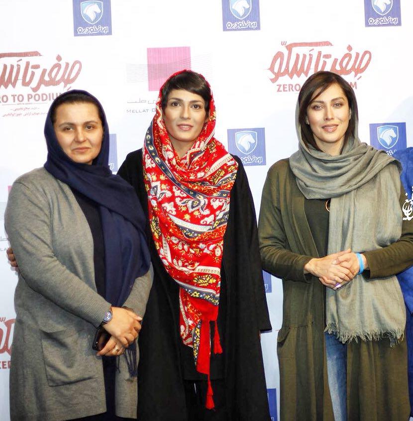 الهه منصوریان در جشنواره فیلم سینمایی صفر تا سکو به همراه مهتاب کرامتی
