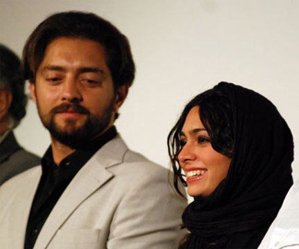 پگاه آهنگرانی در اکران افتتاحیه فیلم سینمایی راه آبی ابریشم به همراه بهرام رادان