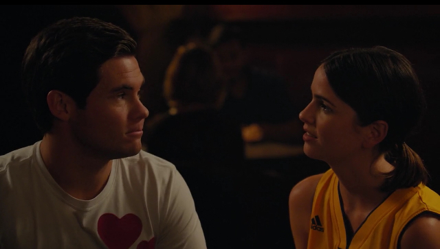 آدام دیواین در صحنه فیلم سینمایی When We First Met به همراه Shelley Hennig