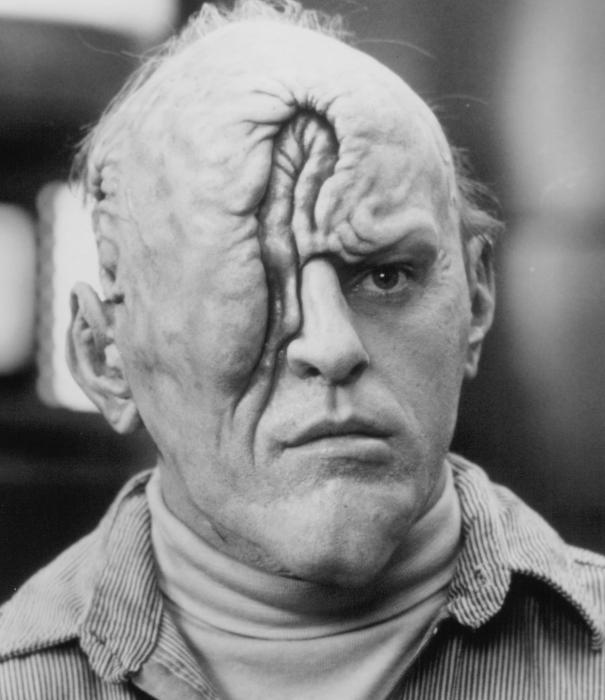  فیلم سینمایی یادآوری کامل با حضور Dean Norris