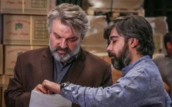 حامد عنقا در صحنه سریال شبکه نمایش خانگی آقازاده به همراه مهدی سلطانی