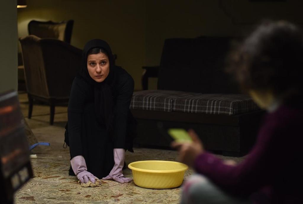 سارا بهرامی در صحنه فیلم سینمایی خانه‌ای در‌ خیابان چهل‌ و یکم