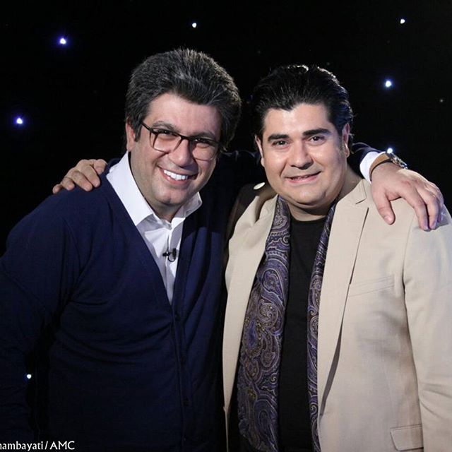تصویری از رضا رشیدپور، بازیگر و مجری سینما و تلویزیون در پشت صحنه یکی از آثارش
