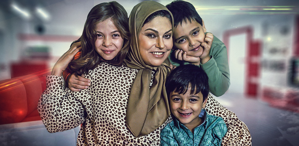 حامد کیازال در صحنه سریال تلویزیونی همه بچه‌های من به همراه مهرانه مهین‌ترابی