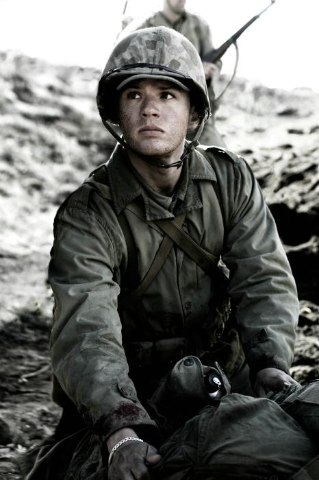 Ryan Phillippe در صحنه فیلم سینمایی پرچم پدران ما