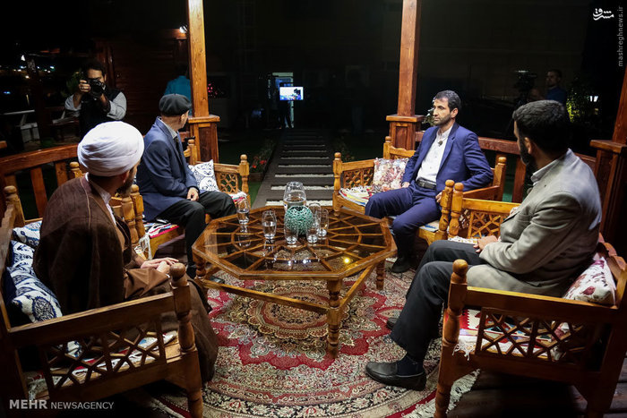 پشت صحنه برنامه تلویزیونی ماه نشان به کارگردانی 