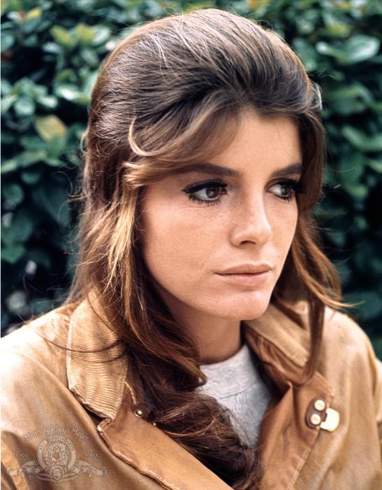 Katharine Ross در صحنه فیلم سینمایی فارغ التحصیل