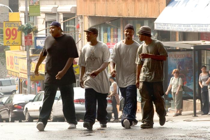 50 Cent در صحنه فیلم سینمایی Get Rich or Die Tryin'