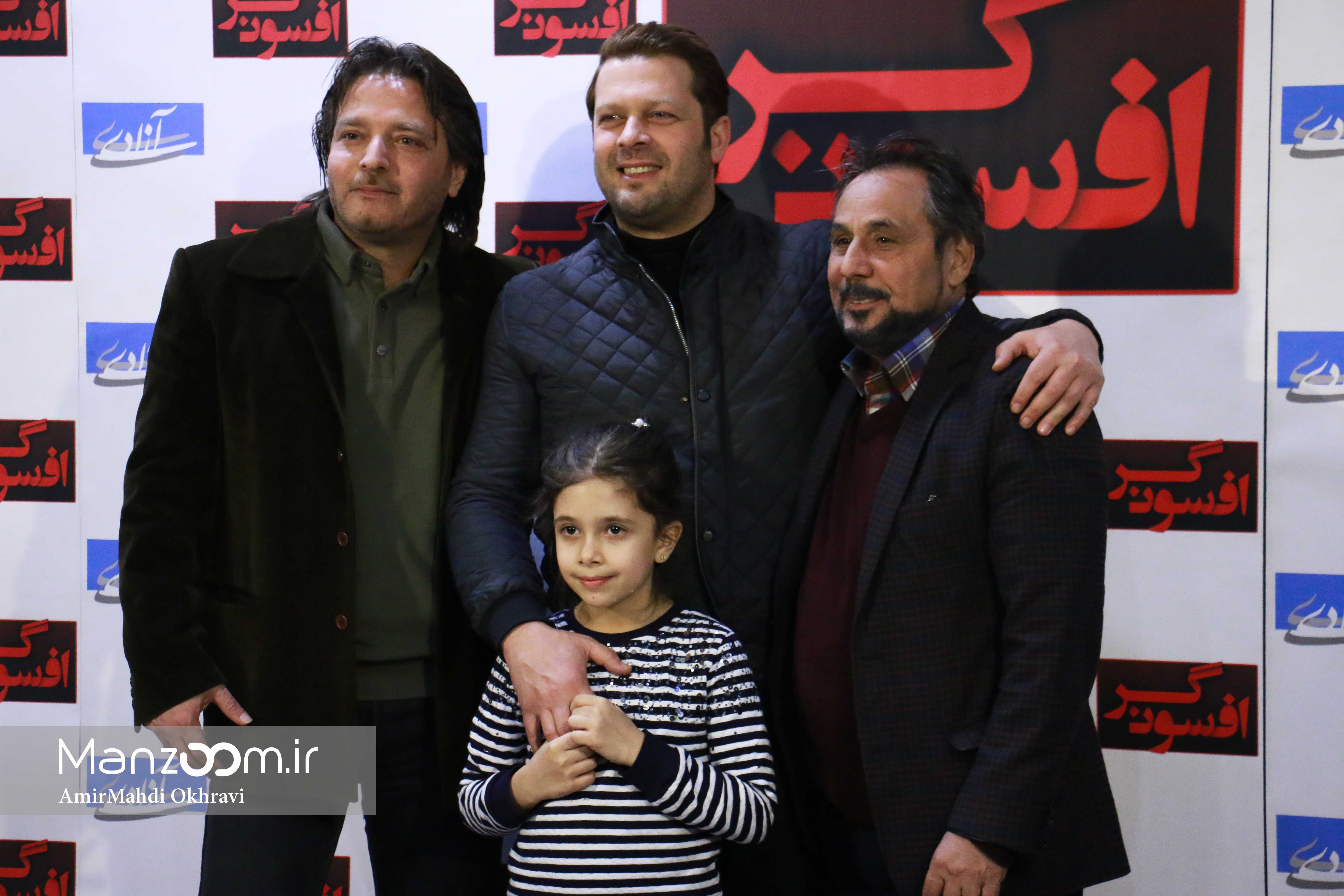 مجید قناد در اکران افتتاحیه فیلم سینمایی افسونگر به همراه پژمان بازغی