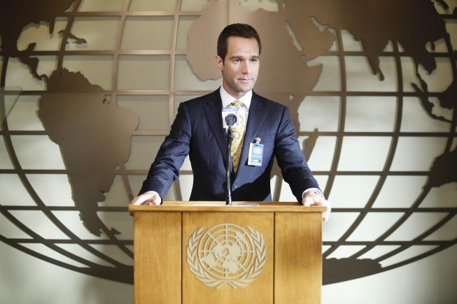 Chris Diamantopoulos در صحنه سریال تلویزیونی 24