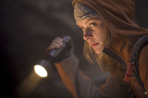 Anita Briem در صحنه فیلم سینمایی سفر به اعماق زمین