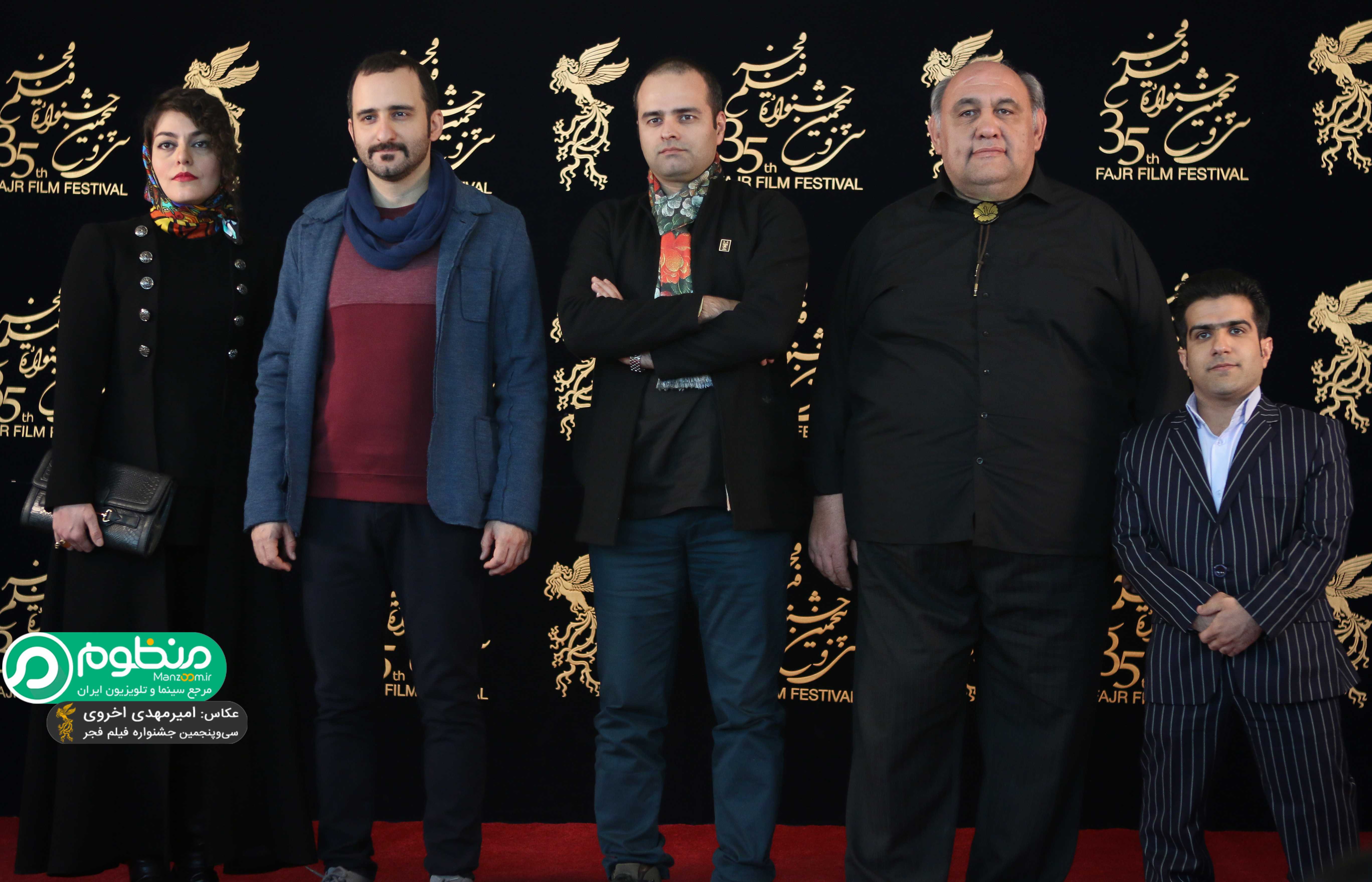 نازنین فراهانی در فرش قرمز فیلم سینمایی کوپال به همراه لوون هفتوان، کاظم ملایی و پوریا رحیمی‌سام