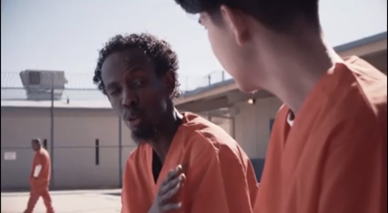 Barkhad Abdi در صحنه فیلم سینمایی America; I Too به همراه Jose Diaz