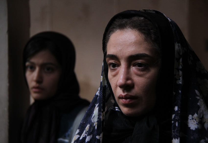  فیلم سینمایی لاک‌ قرمز با حضور پانته‌آ پناهی‌ها و پردیس احمدیه